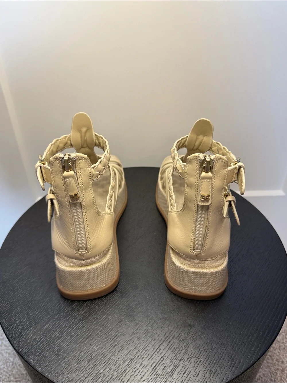 Sam Edelman Nicki Gladiator Sandal| Size 6 - Picture 4 of 8